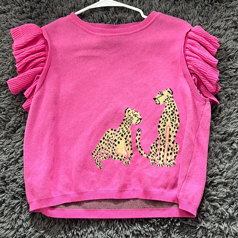 Pink leopard shirt from local boutique never worn super cute